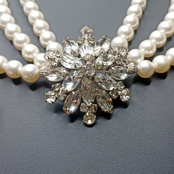 Unique handcrafted vintage up-cycle pearl necklace - Picture 3 of 8